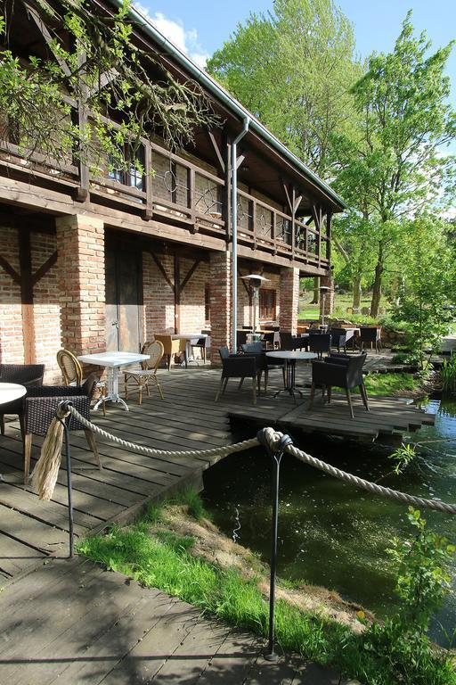 Hotel Areal Botanika à Unhošť Extérieur photo