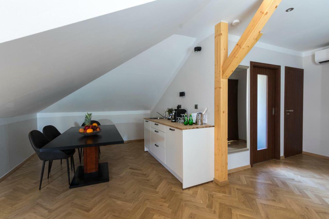 Hotel Areal Botanika à Unhošť Extérieur photo