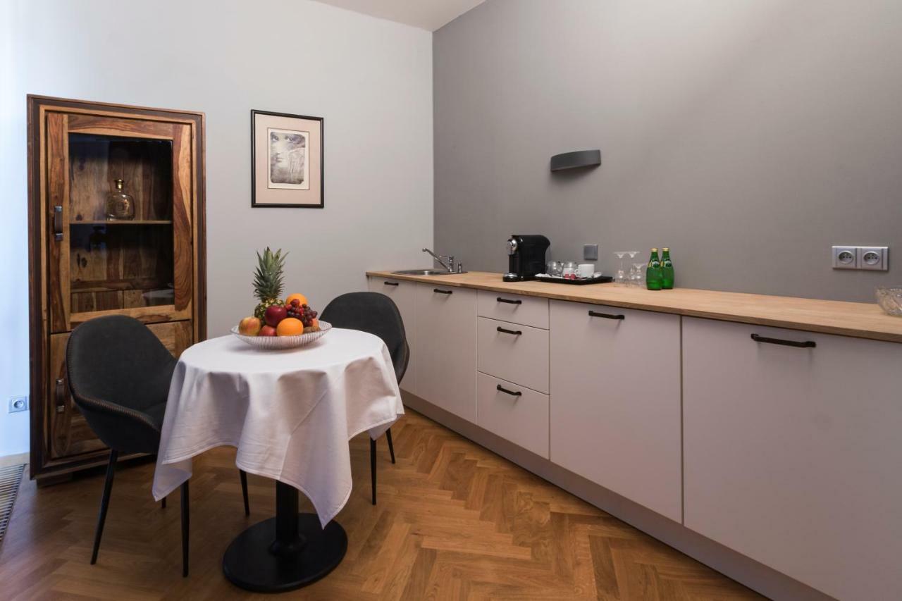 Hotel Areal Botanika à Unhošť Extérieur photo