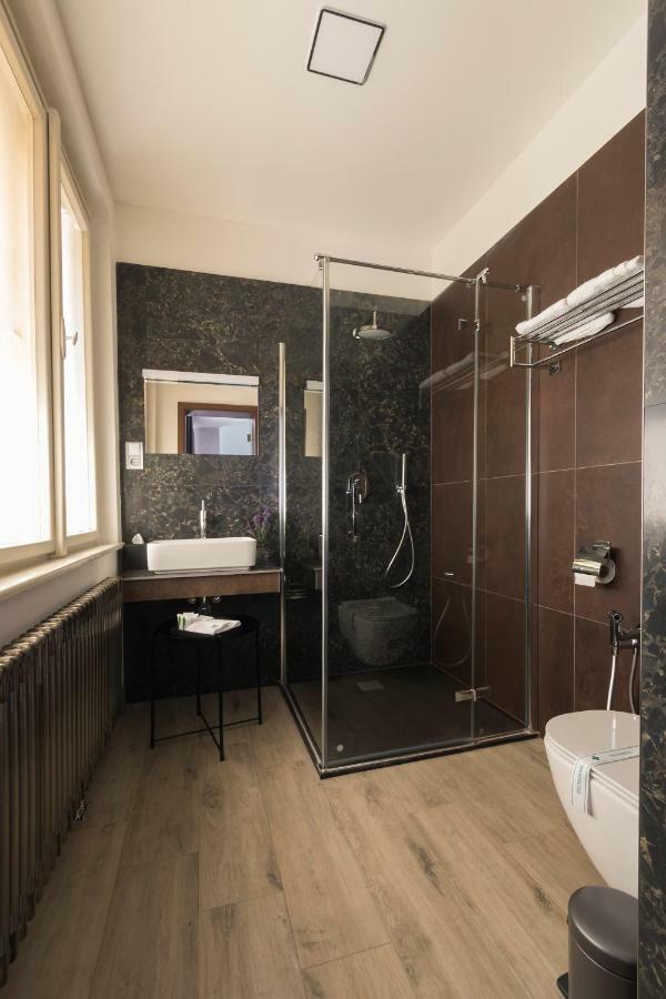 Hotel Areal Botanika à Unhošť Extérieur photo