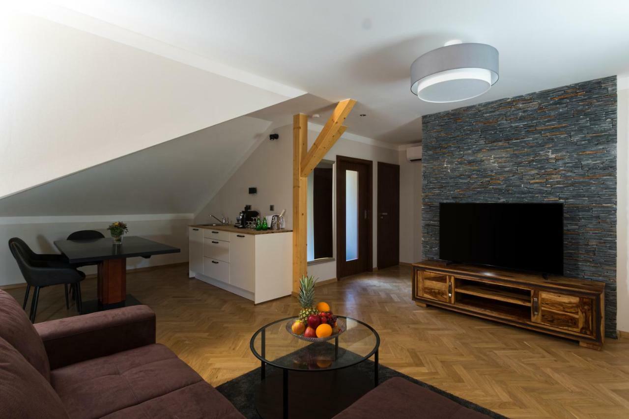 Hotel Areal Botanika à Unhošť Extérieur photo